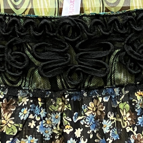 Sheer blouse - Picture 3 of 10